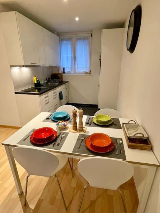 Gemuetliche Wohnung An Bester Lage Im Kreis 4 Zürich Exteriör bild